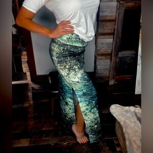 Elegant Green Forest Print Skirt